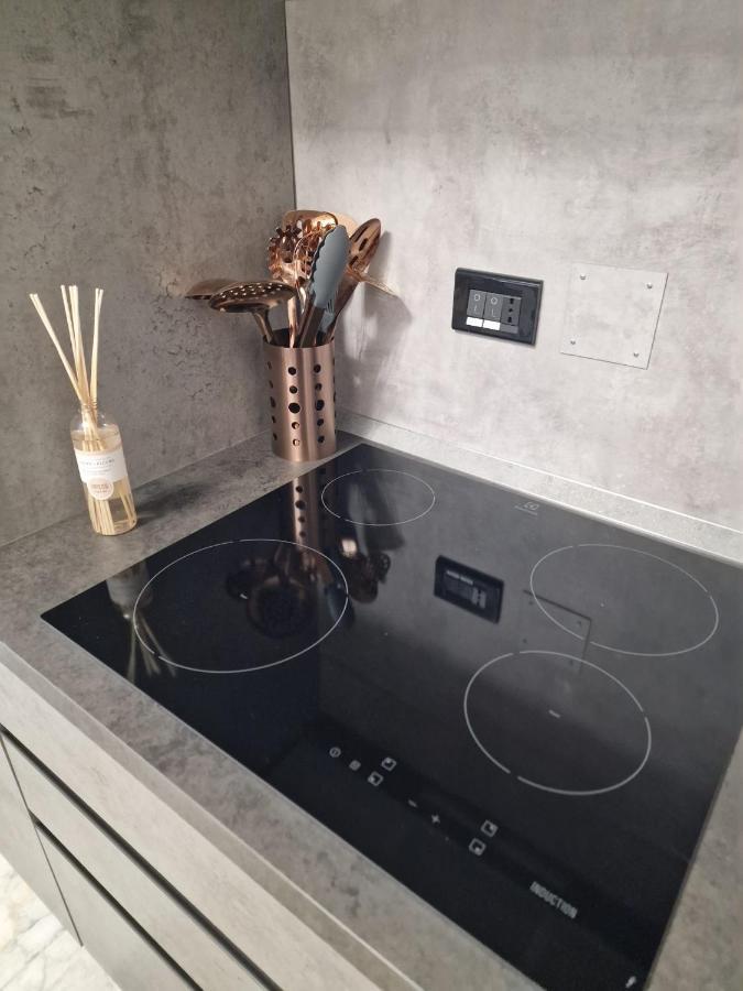 Apartamento In Pieno Centro Storico Antico Quadrilatero Bolonia Exterior foto