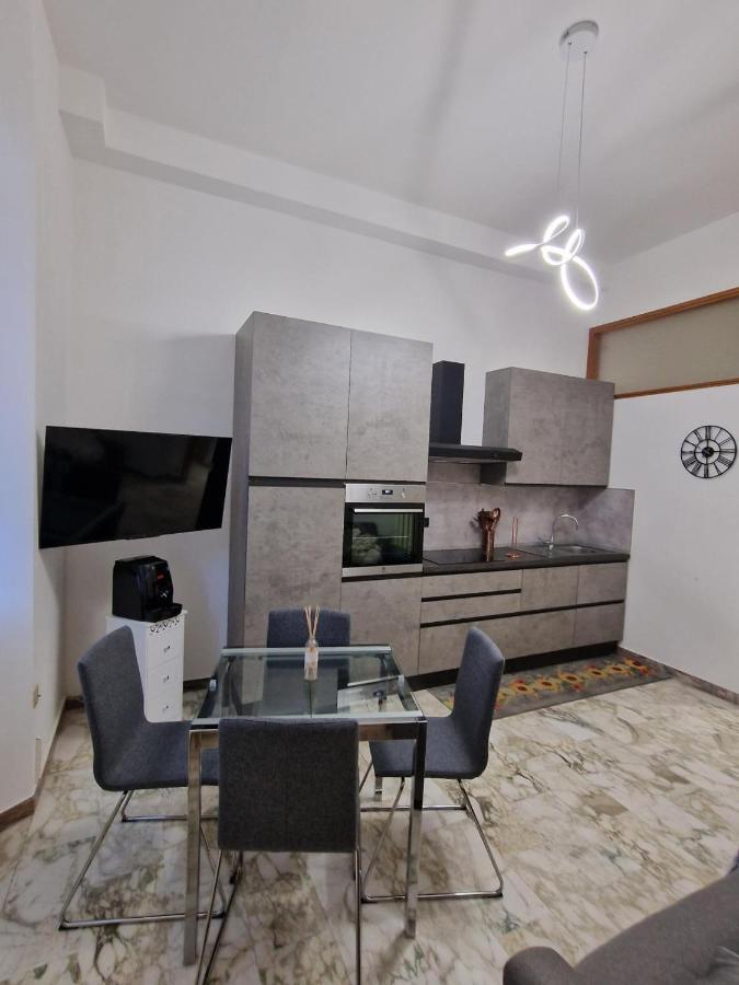 Apartamento In Pieno Centro Storico Antico Quadrilatero Bolonia Exterior foto